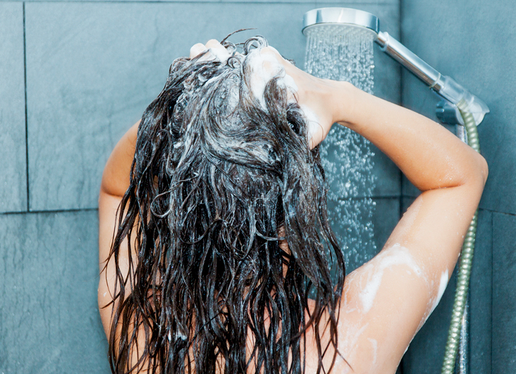 Comment le shampoing CBD bio peut-il être efficace contre les cheveux abîmés ?
